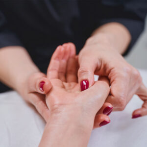 Japanese-Hand-Massage-1-e1758567522337 Online Kurs japanische Handmassage