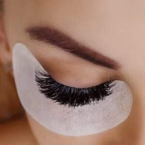 Mega-Volume-Eyelash-1024x1024-2-e1749581024936-600x547 Online Kurs Mega Volumen Wimpernverlängerung
